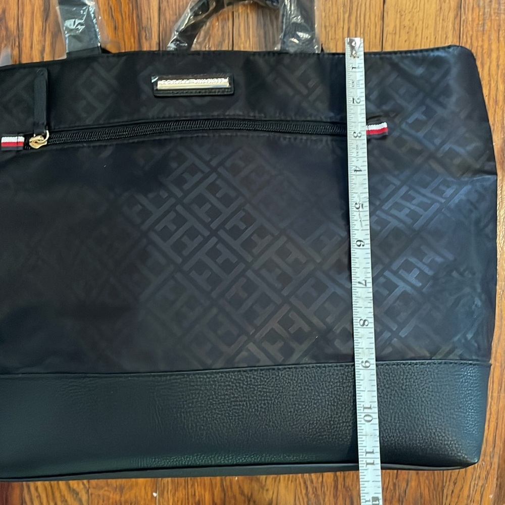 Tommy Hilfiger Shoulder Bag NWT - Picture 11 of 12